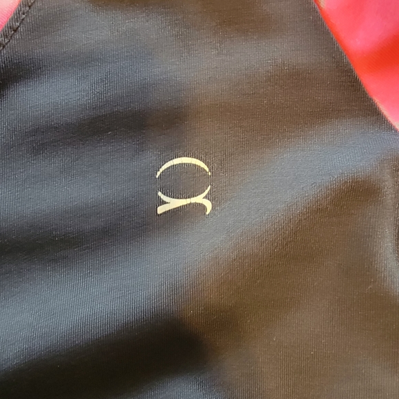 🌟XS short sleeve Athletic Tee - Picture 3 of 5